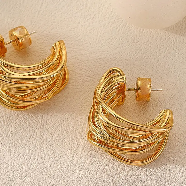 Noemie 18k Gold String C Hoop Huggie Earrings